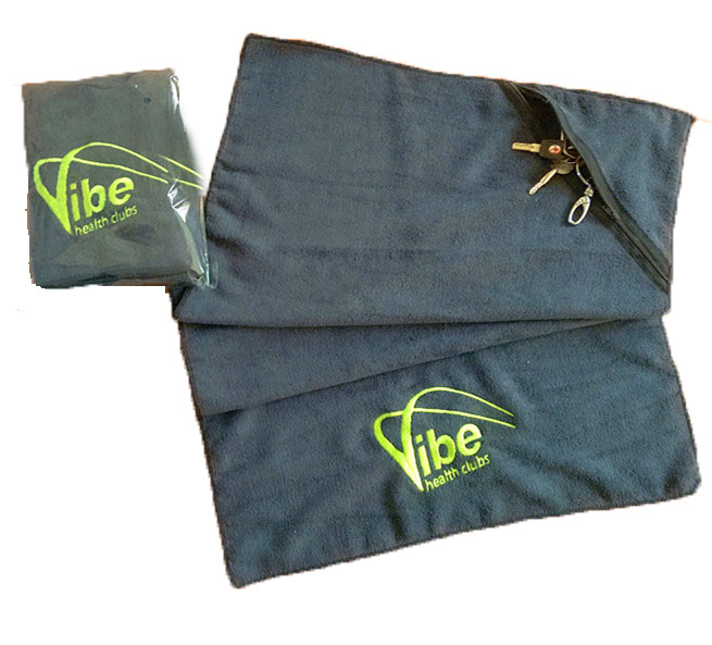 Custom logo embroidery microfiber gym sport fitness towel with zipper pocket